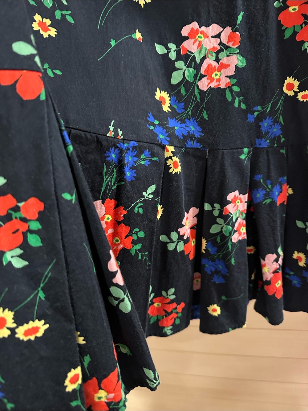 Tuckernuck Tate Dress XS Black Floral Ruffle Neck Dress - Multicolor Blossoms - Picture 4 of 4